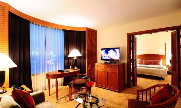 Junior suite Bangkok Century Park Hotel